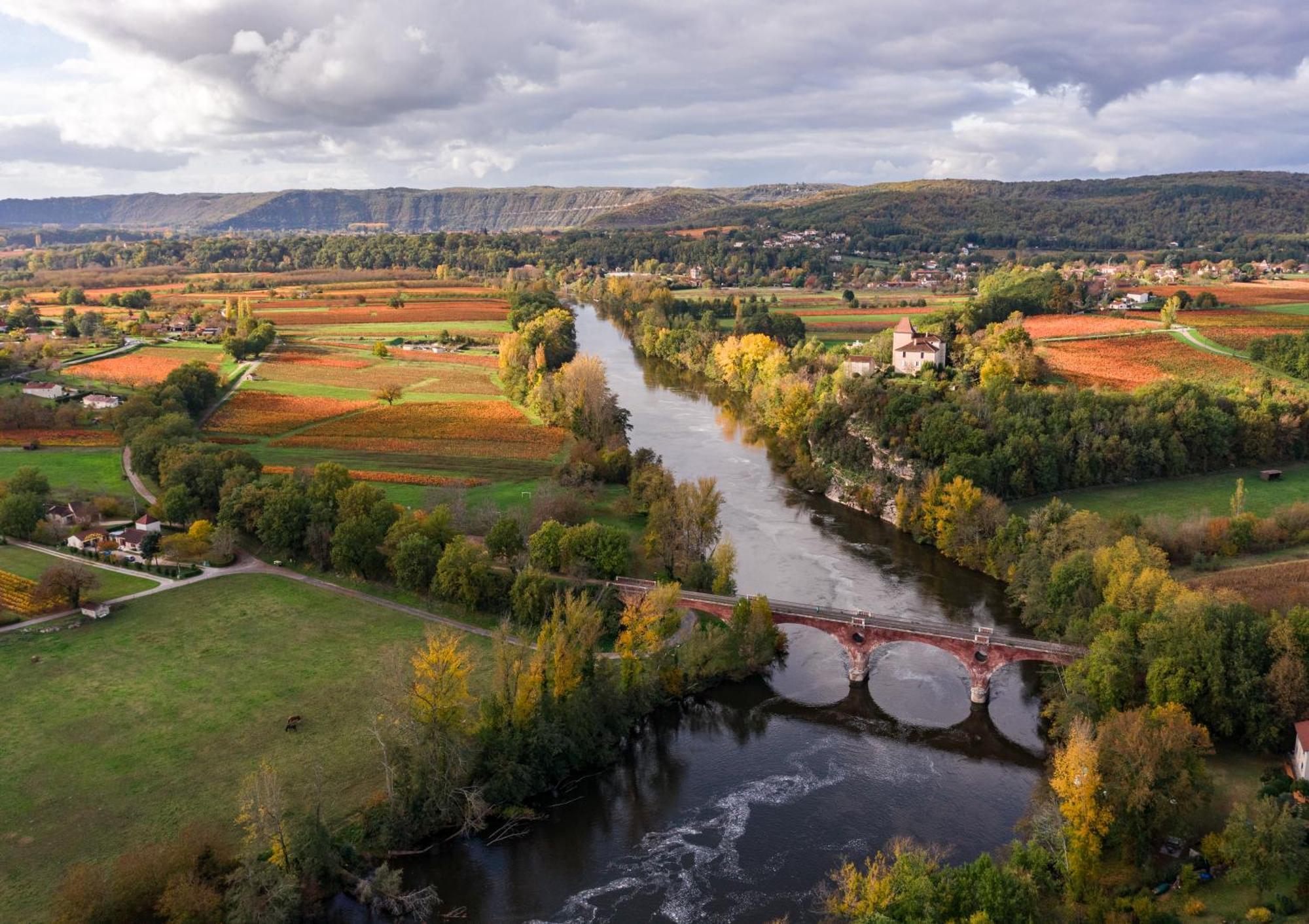 Gite " O Paradis" Douelle Bagian luar foto
