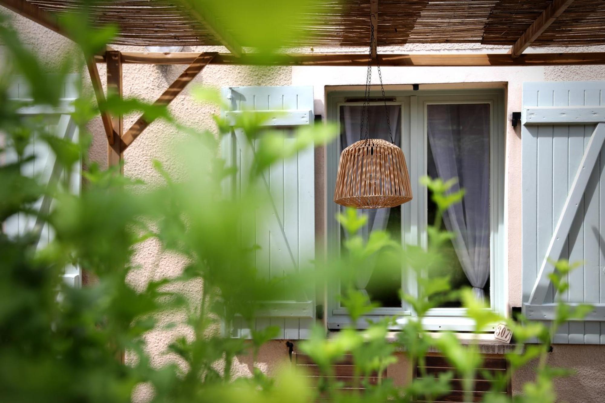 Gite " O Paradis" Douelle Bagian luar foto